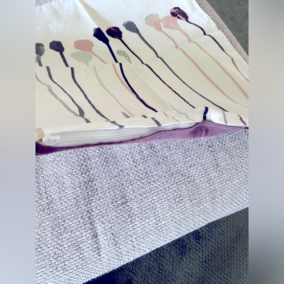 IKEA SKOGSNÄVA Reversible Natural Tan Floral Flowers 20" x 20" Pillow Cover Pair - Picture 6 of 6